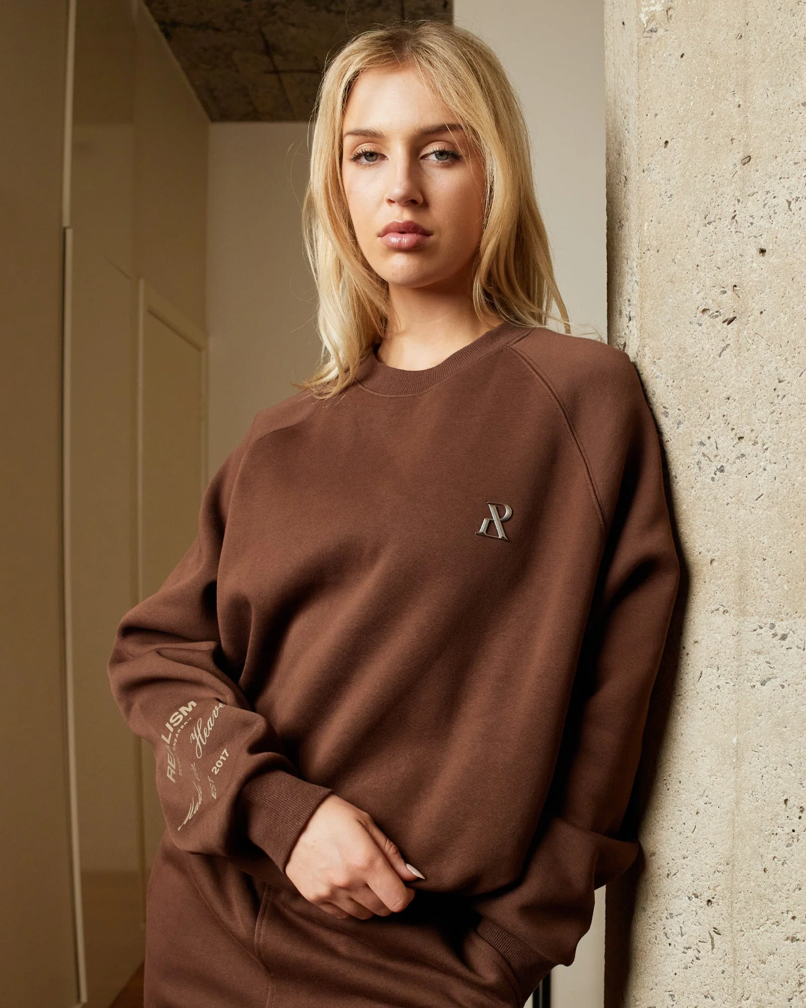 RADIANT CREWNECK MOCHA - Image 6